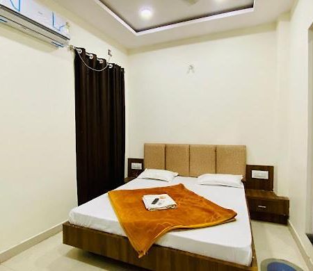 Hotel Soham Palace Удджайн Екстер'єр фото
